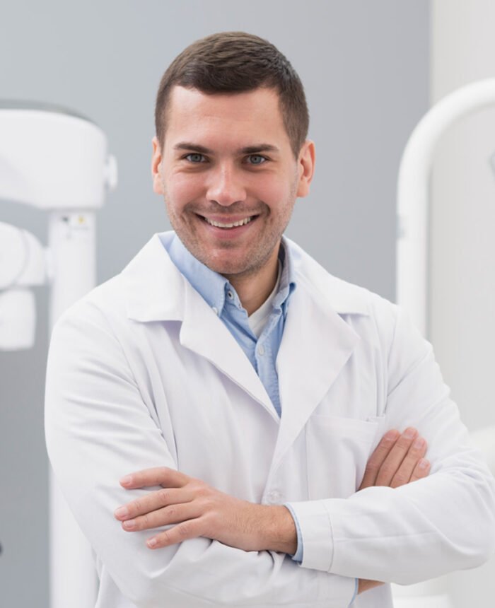 Операция в стоматологии. Круглосуточно стоматологи хирурги. Хирургическая стоматология. Хидиятов марат раисович. Голубцов сергей петрович стоматолог.